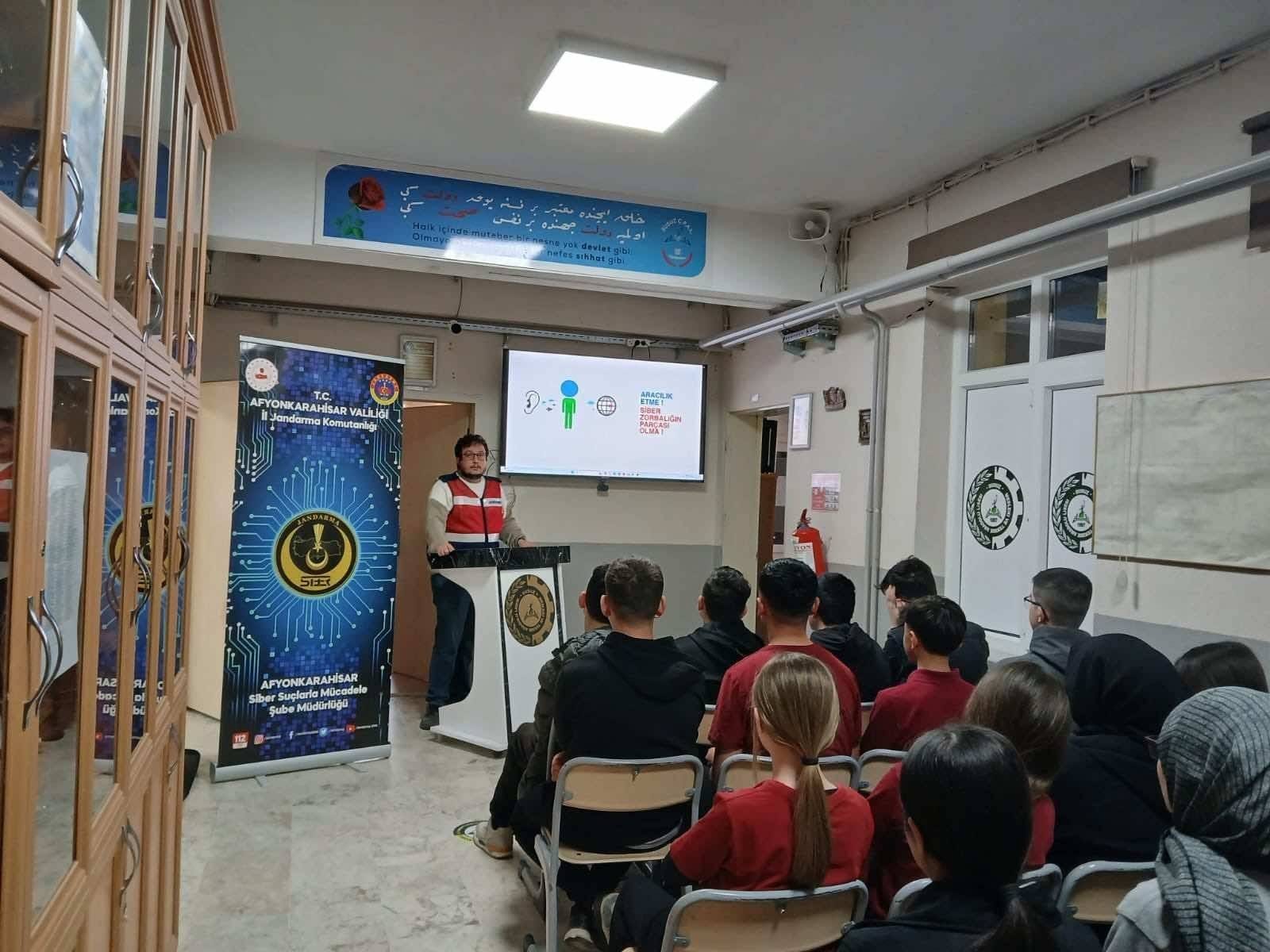 Afyonkarahisar İl Jandarma Komutanlığı, yılın ilk üç ayında yürüttüğü siber