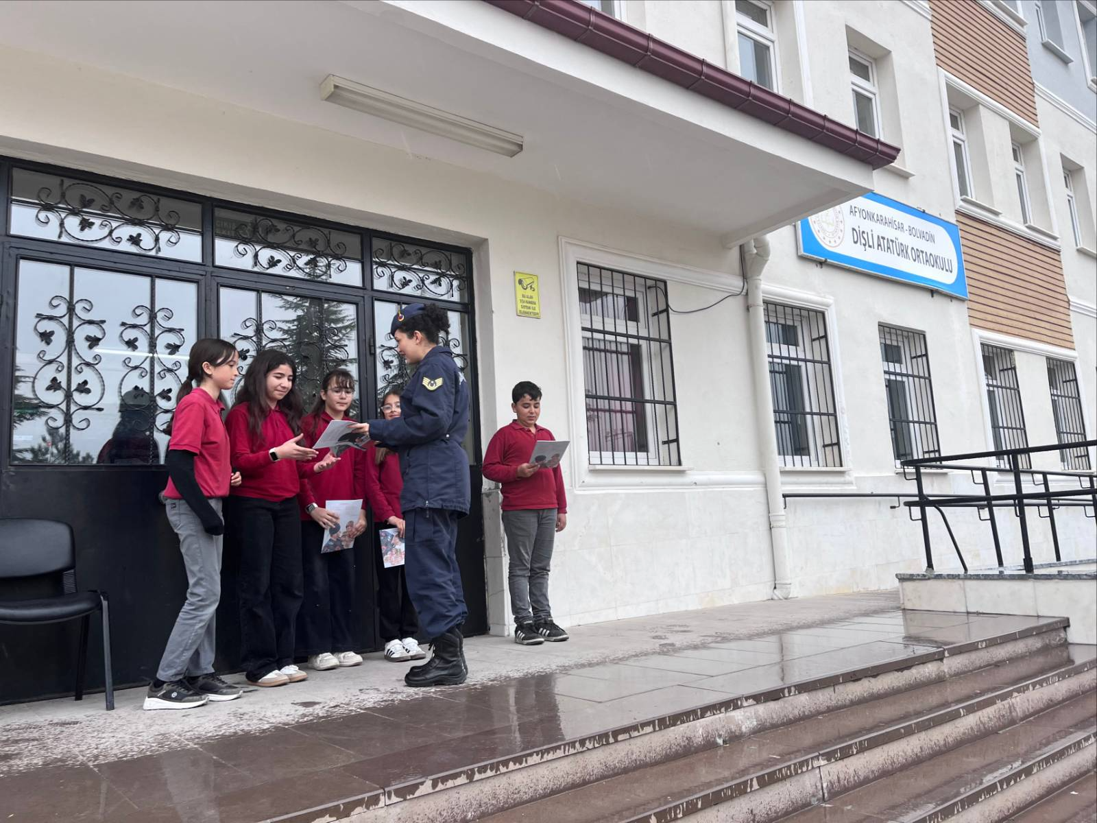 Afyonkarahisar İl Jandarma Komutanlığı tarafından Bolvadin ilçesinde vatandaşlara yönelik bilgilendirme