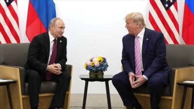 Kremlin Dış Politika Danışmanı Yuriy Uşakov, Rusya Devlet Başkanı Vladimir