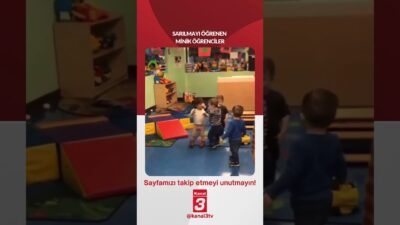 Sarılmayı öğrenen minik öğrenciler… 📶https://kanal3.com.tr/ Sosyal Medya Hesaplarımızı Takip Ederek