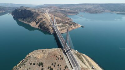 Ulaştırma ve Altyapı Bakanı Abdulkadir Uraloğlu, Nissibi Köprüsü'nü 11 yılda