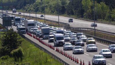 Kurban Bayramı tatilinin ardından dönüş yoluna geçen sürücüler yollarda yoğunluğa