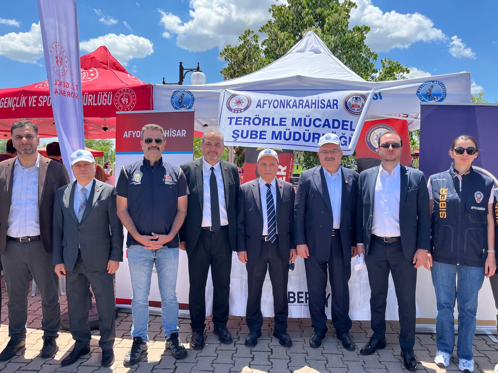 Afyonkarahisar İl Emniyet Müdürlüğü, geleceğin mimarı olan üniversite gençliğini terör