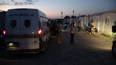 Malatya’da afet sonrasında yaşam mücadelesinin sürdüğü geçici barınma merkezlerinden birinde,