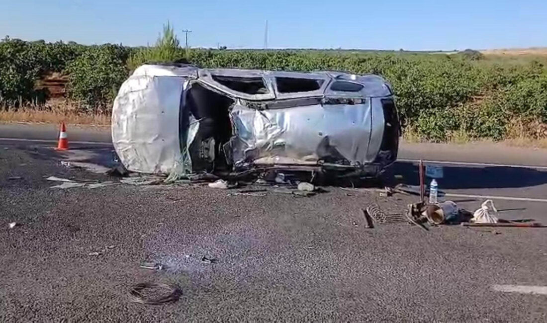 Şanlıurfa’nın Bozova ilçesinde otomobilin devrilmesi sonucu 2 kişi hayatını kaybetti,