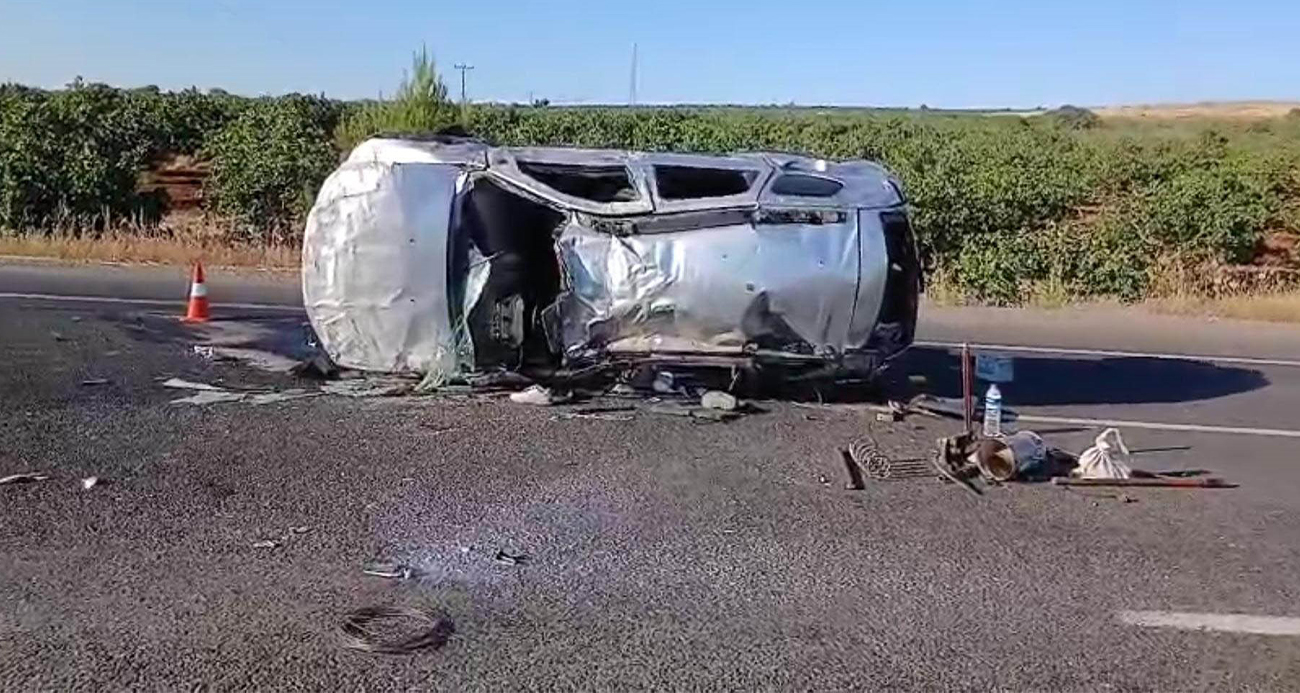 Şanlıurfa’nın Bozova ilçesinde otomobilin devrilmesi sonucu 2 kişi hayatını kaybetti,
