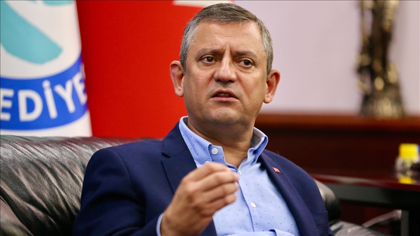 CHP'de mahkeme kararıyla genel başkanlık makamından ayrılan Özgür Özel, gündemdeki