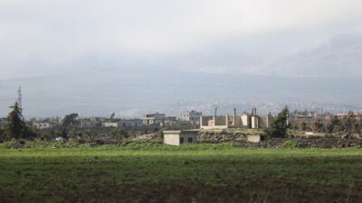 İsrail güçlerinin, Suriye'nin güneyindeki Dera kırsalında bir köye baskın düzenlediği