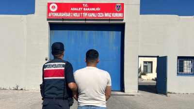 Afyonkarahisar'ın Salar beldesinde jandarma ekiplerince düzenlenen operasyonda, "Uyuşturucu veya Uyarıcı