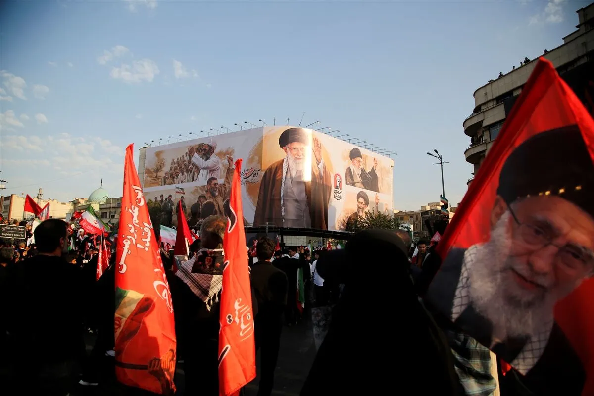 İran'da Hamaney'e milyonların vedası 2 İran'da Hamaney'e milyonların vedası