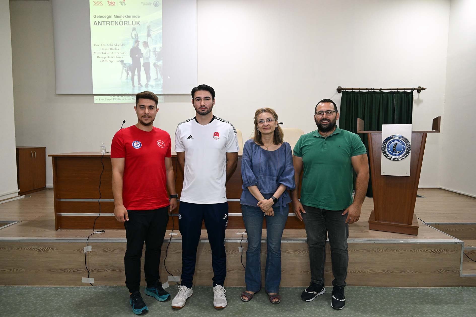 Bilim Kafe’de “Geleceğin Mesleklerinde Antrenörlük” Konuşuldu 1 Bilim Kafe’de “Geleceğin Mesleklerinde Antrenörlük” Konuşuldu