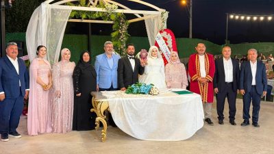 AK Parti Afyonkarahisar Milletvekili Ali Özkaya'nın yeğeni Ahmet ile Fatmagül,