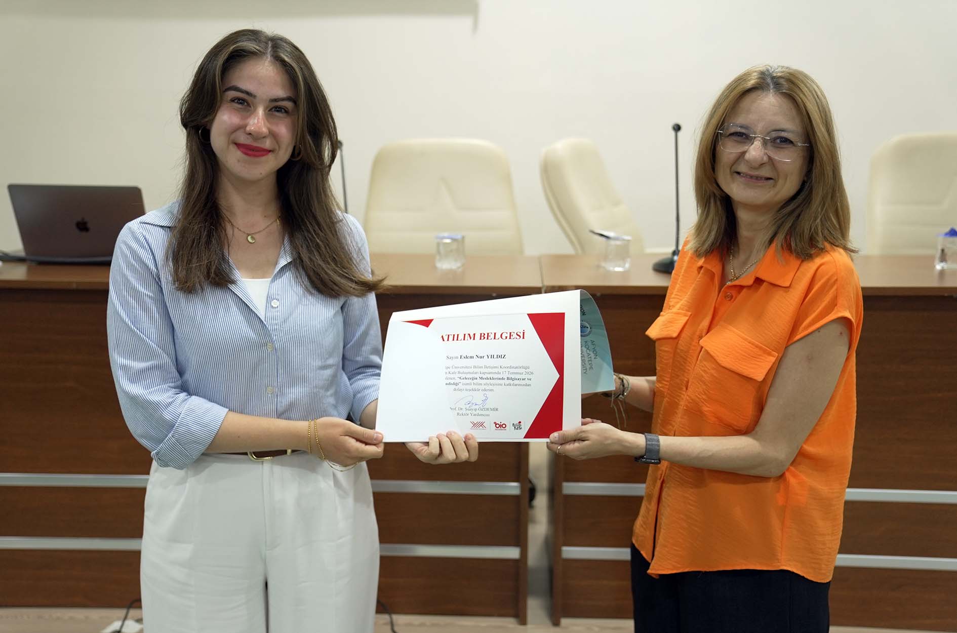 Geleceğin meslekleri Bilim Kafe’de masaya yatırıldı 1 Geleceğin meslekleri Bilim Kafe’de masaya yatırıldı
