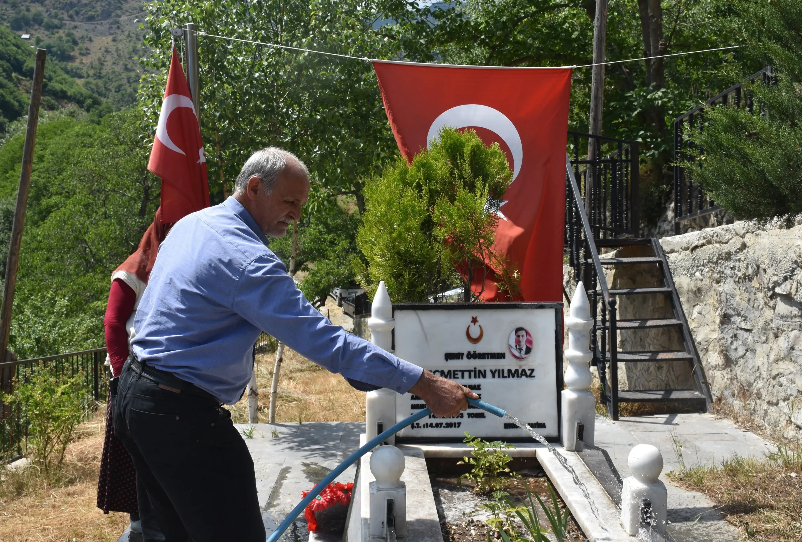 Ailesi şehit öğretmeni gurur ve özlemle anıyor 2 Ailesi şehit öğretmeni gurur ve özlemle anıyor