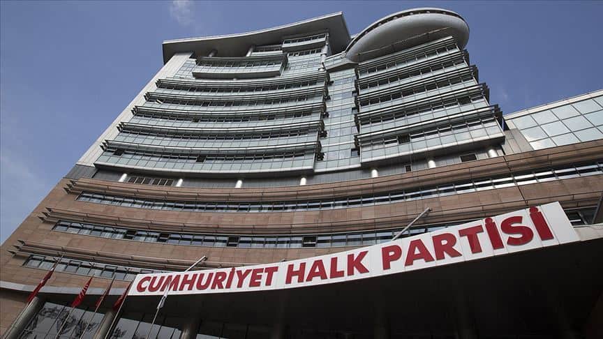 CHP'nin önceki dönem milletvekillerinden 264'ü partilerinden istifa ettiklerini açıkladı. İstifa