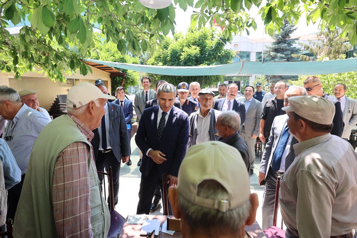 Devletin vefa eli şehit ailesinin yanında 2 Devletin vefa eli şehit ailesinin yanında