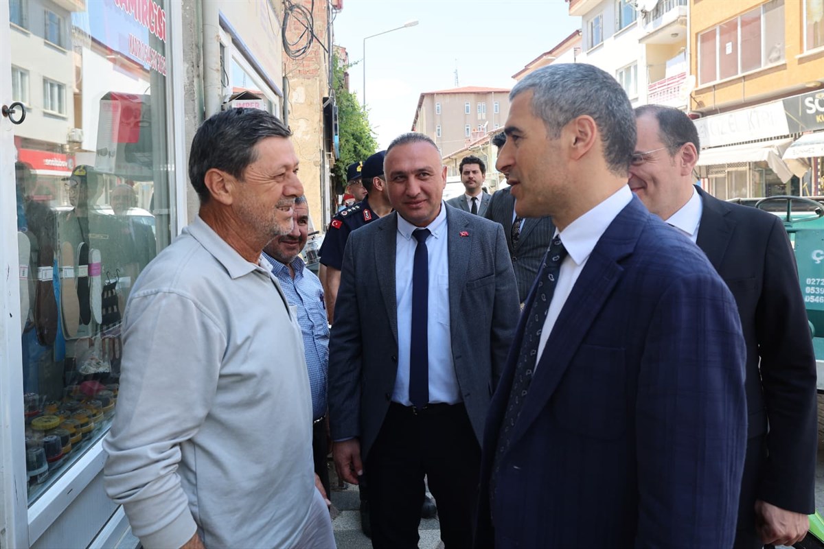 Devletin vefa eli şehit ailesinin yanında 1 Devletin vefa eli şehit ailesinin yanında