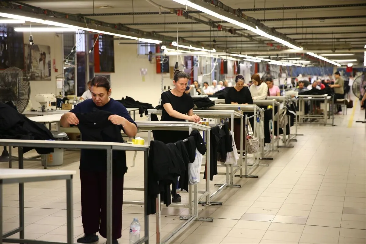 Akdenizli hazır giyimciler yılın ilk yarısında 289 milyon dolarlık ihracat yaptı 2 Akdenizli hazır giyimciler yılın ilk yarısında 289 milyon dolarlık ihracat yaptı
