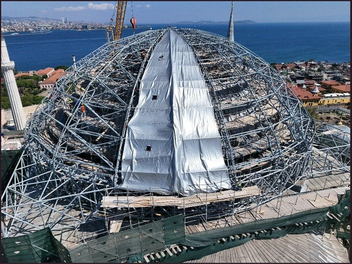 Ayasofya'nın ana kubbesindeki restorasyon çalışmalarında yeni aşamaya geçildi 2 Ayasofya'nın ana kubbesindeki restorasyon çalışmalarında yeni aşamaya geçildi