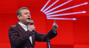 Özgür Özel, CHP'ye veda etti.
