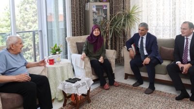 Afyonkarahisar Valisi Dr. Naci Aktaş, şehidimiz Kadir Özcan’ın emaneti olan