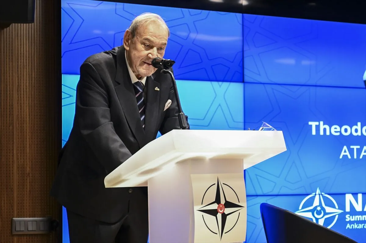 "NATO Zirvesi Diyalogları" etkinliği kapsamında açılış oturumu düzenlendi 1 "NATO Zirvesi Diyalogları" etkinliği kapsamında açılış oturumu düzenlendi