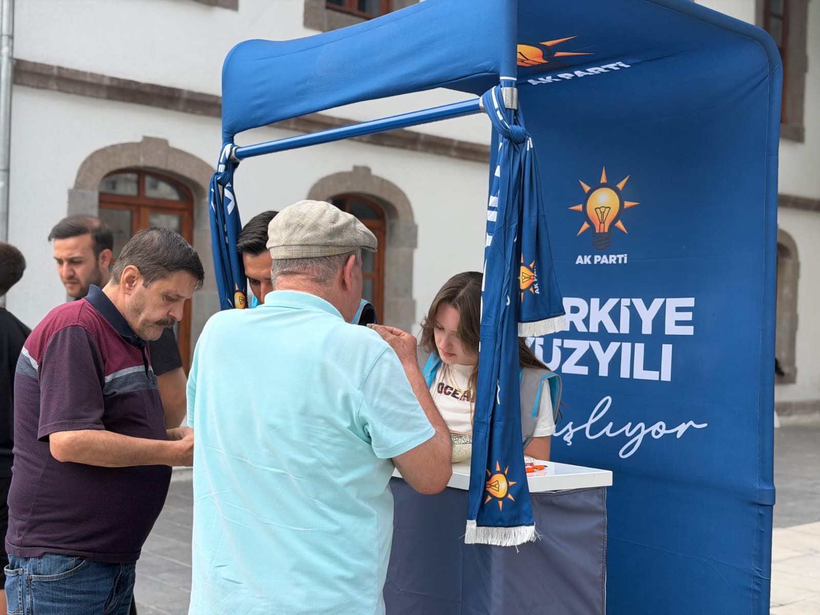 AK Gençlik üyelik çalışmalarına hız verdi