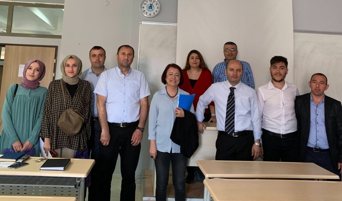 "Mezun olunca iş bulabilecek miyim?" sorusuna AKÜ'den yanıt... Prof. Dr.
