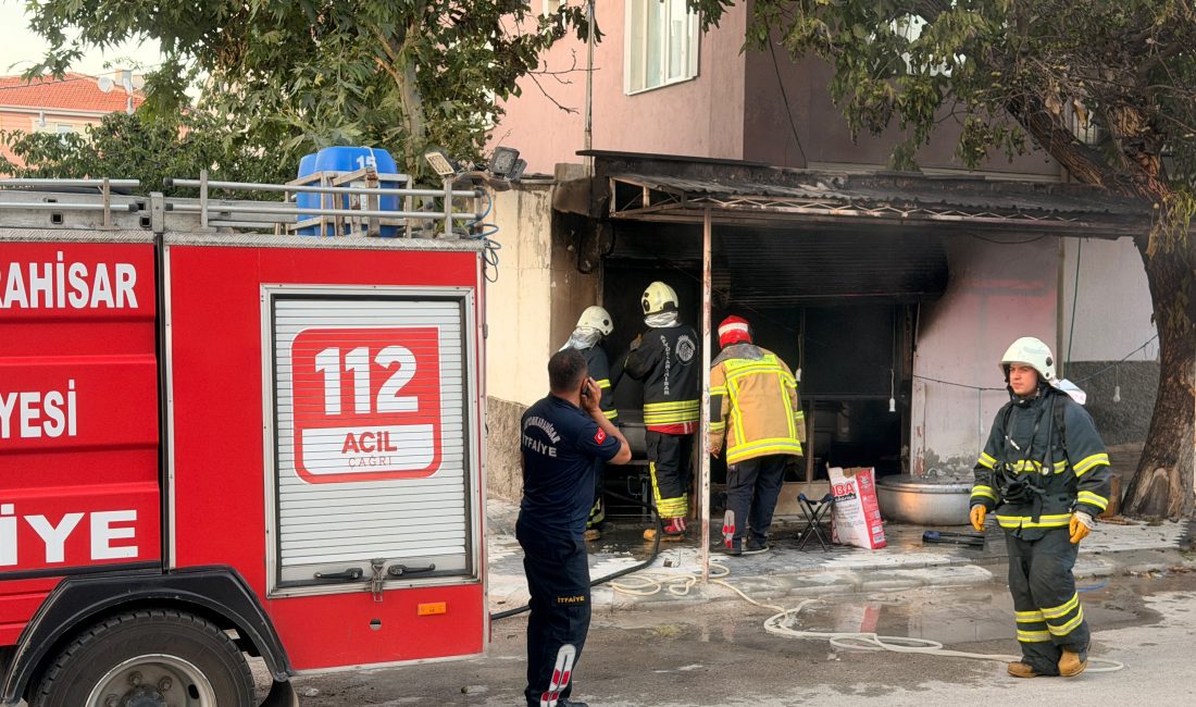 Afyonkarahisar'da düğün yemeği hazırlığı sırasında tüplerin alev almasıyla çıkan yangın,