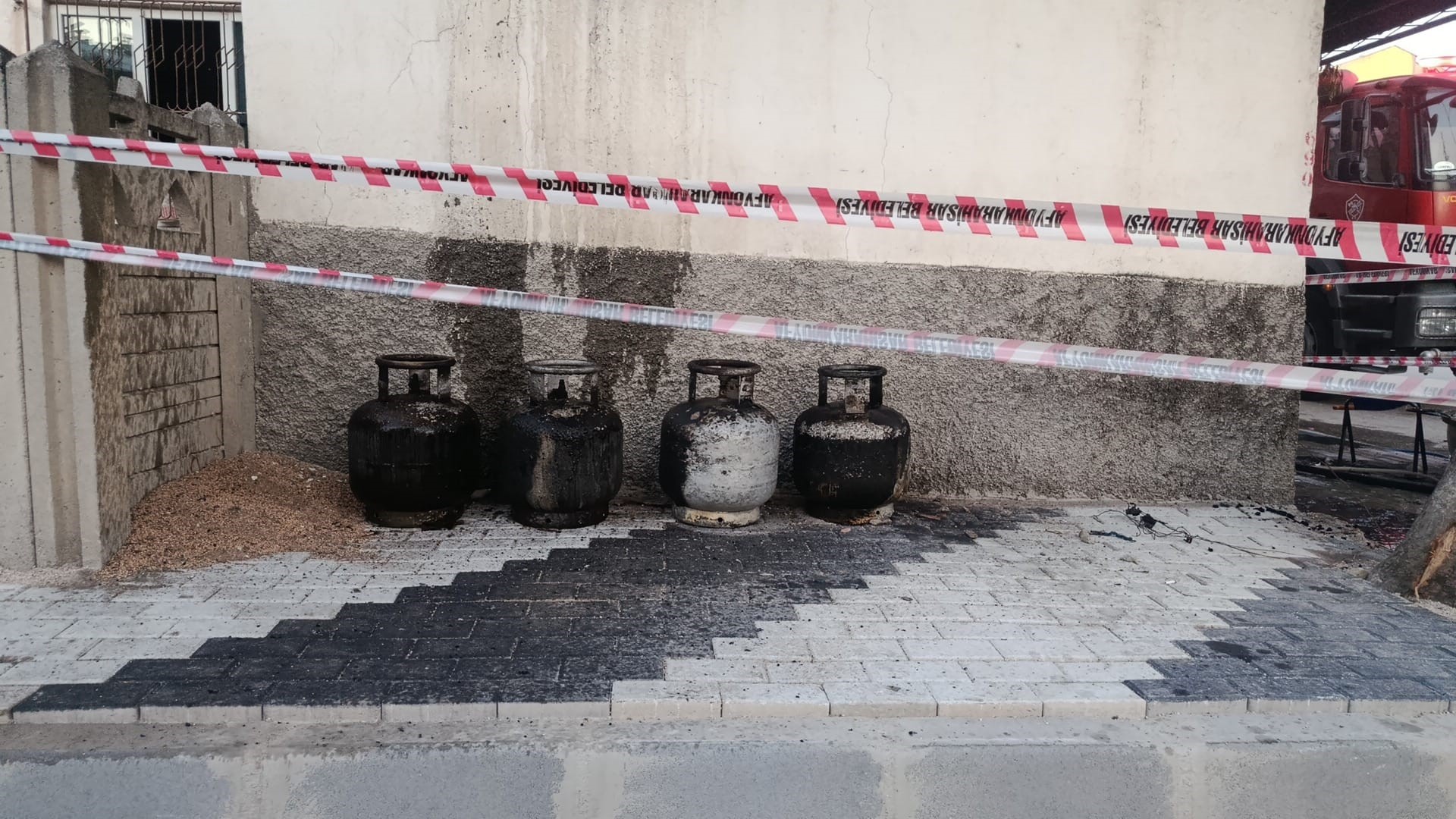 Afyonkarahisar'da düğün hazırlığında korku dolu anlar 1 Afyonkarahisar'da düğün hazırlığında korku dolu anlar