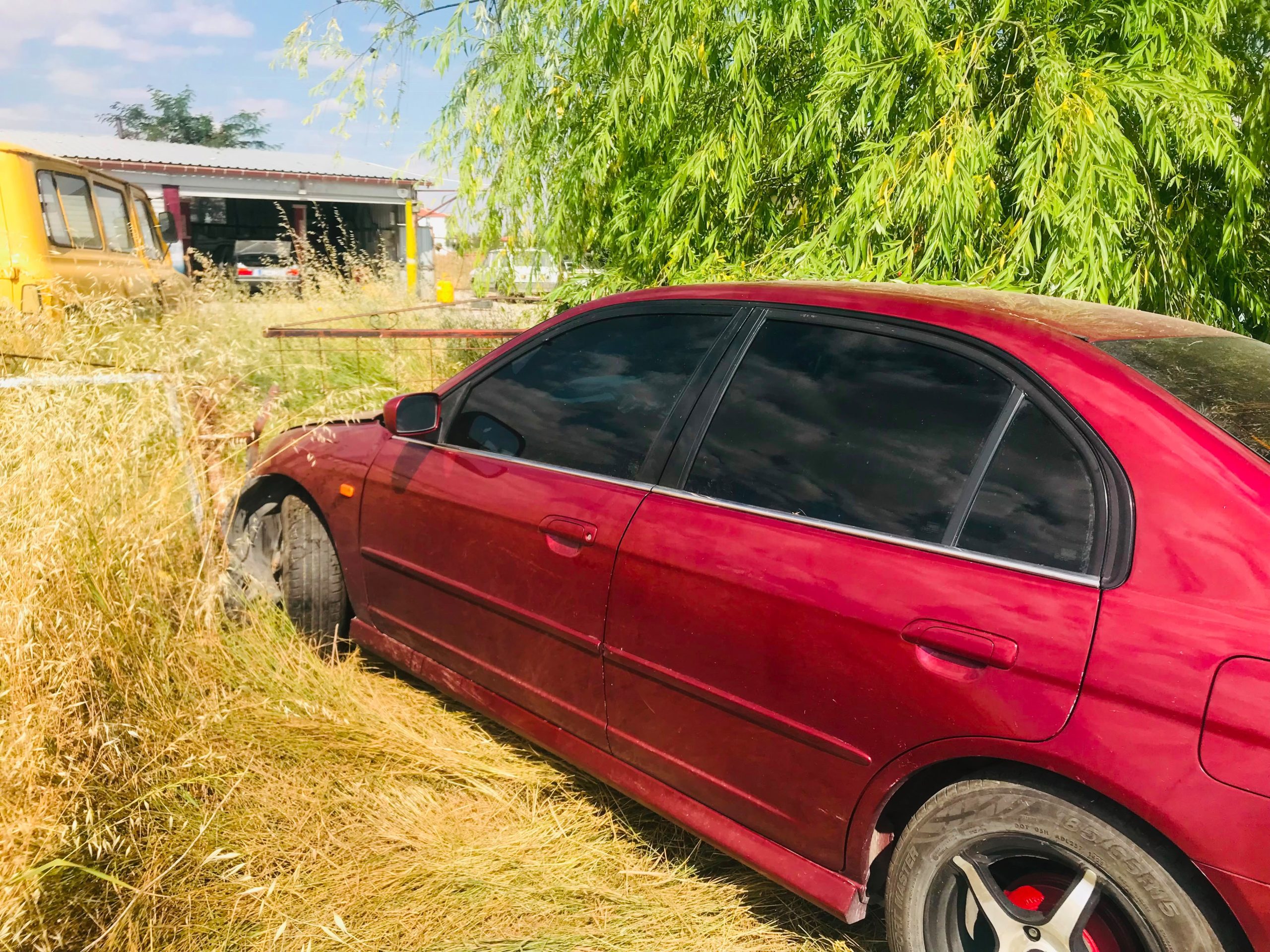 İki otomobilin çarpıştığı kazada 4 kişi yaralandı 1 İki otomobilin çarpıştığı kazada 4 kişi yaralandı