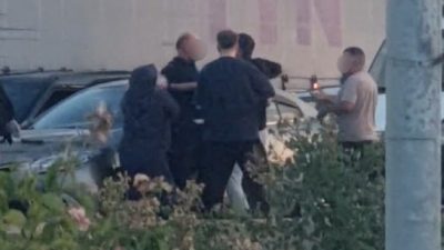 Konya’nın Ilgın ilçesinde trafikte çıkan yumruklu kavga, cep telefonu kamerasına