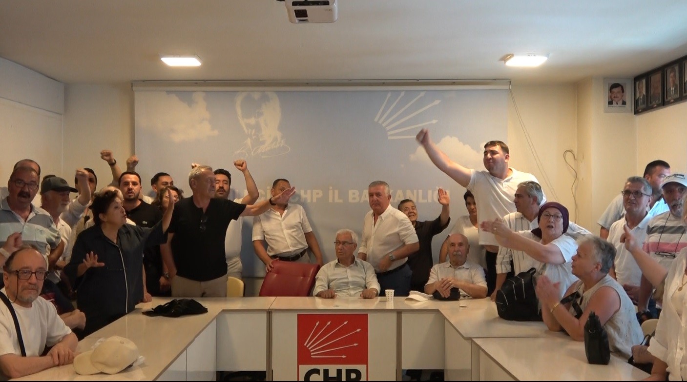 CHP Bilecik İl Başkanlığına atanan Kazım Yağmur ve ekibi parti