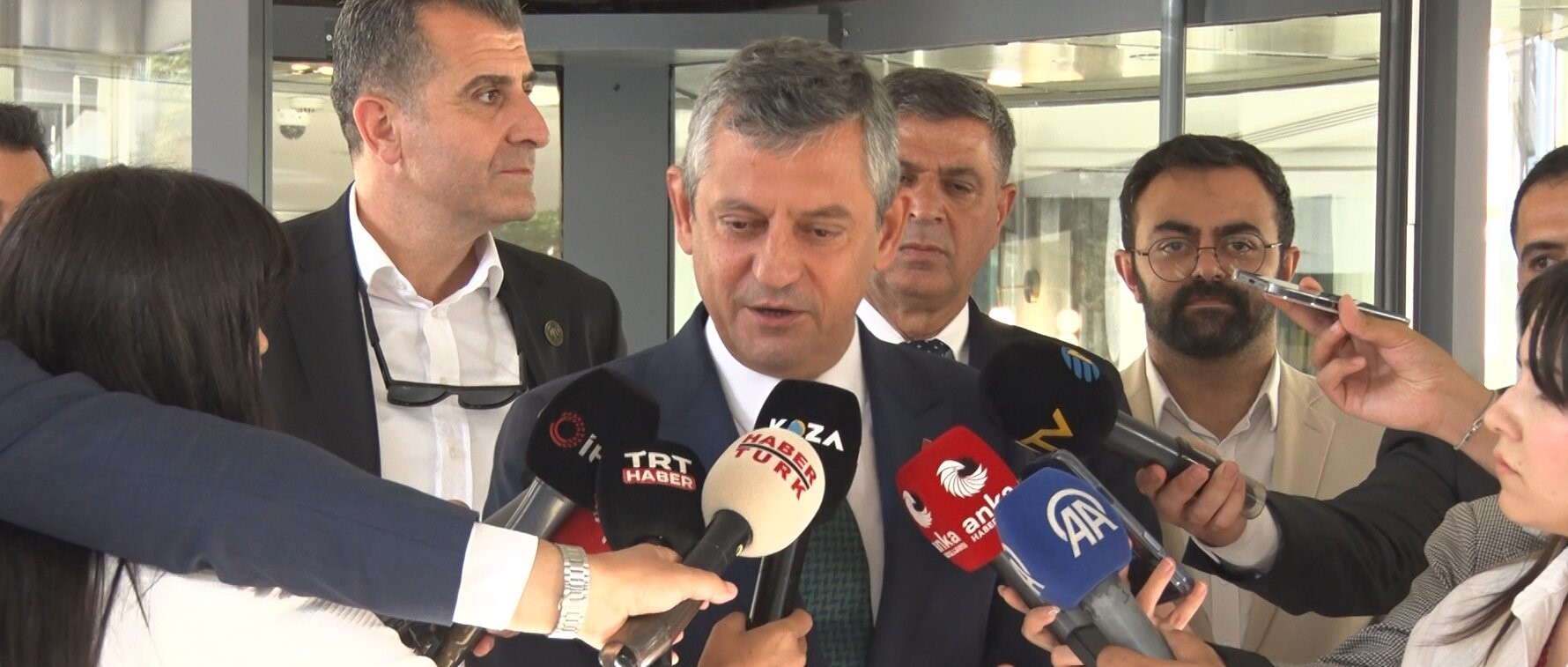 Yeni partinin kuruluşu ne zaman? 1 Yeni partinin kuruluşu ne zaman?