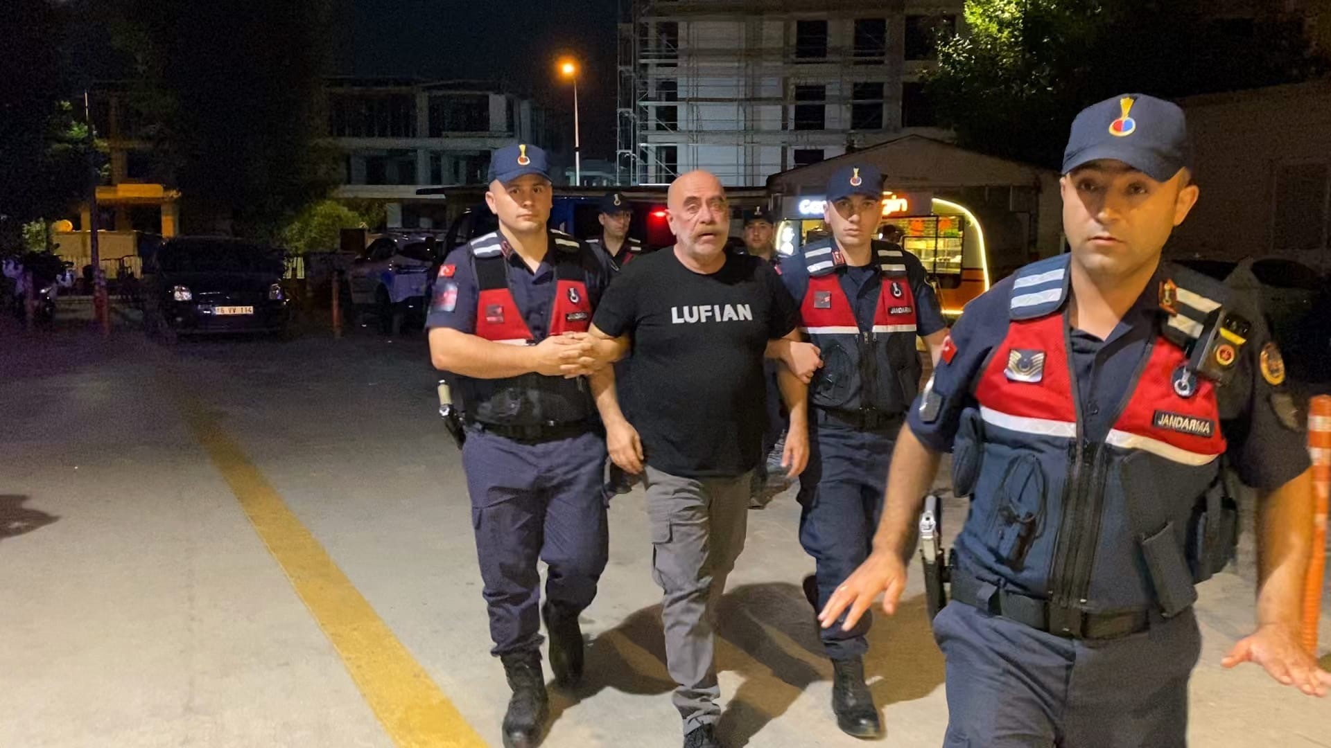 Bursa'nın İnegöl ilçesinde İlçe Jandarma Komutanlığı ekiplerince düzenlenen uyuşturucu operasyonunda,