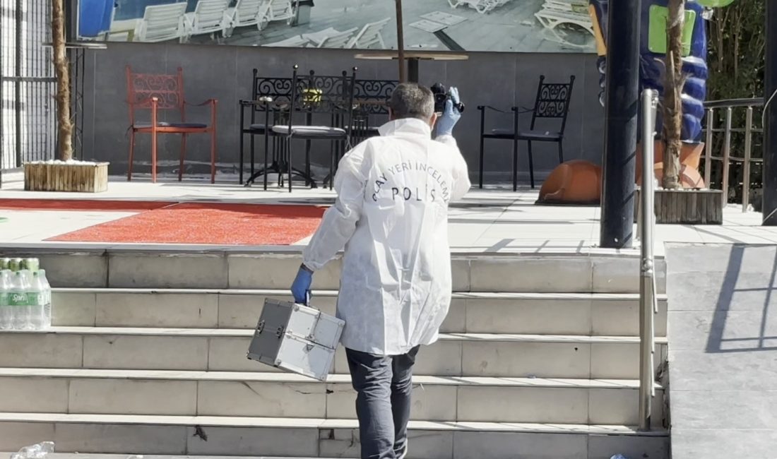 Bursa'da bir aquaparkta, dengesini kaybeden 16 yaşındaki temizlikçi 10 metre