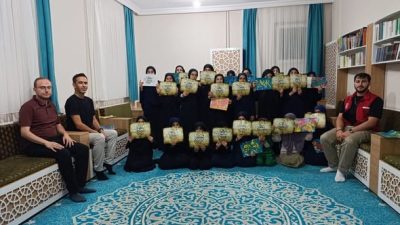 Emirdağ'da Aziziye Kız Hafızlık Kur'an Kursu öğrencilerine ‘Ebru Sanatı' ve