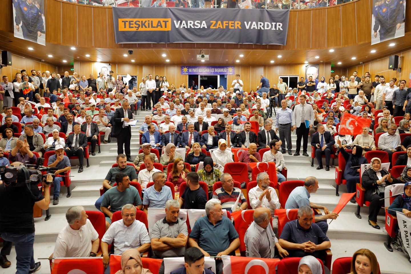AK Parti Kayseri’de ilçe danışma meclisleri yoğun katılımla gerçekleştirildi 2 AK Parti Kayseri’de ilçe danışma meclisleri yoğun katılımla gerçekleştirildi