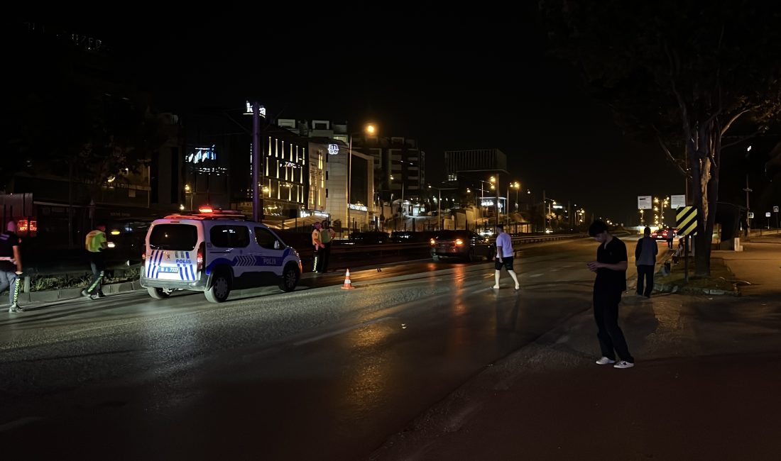Bursa’da ana arterde karşıdan karşıya geçen 53 yaşındaki adama otomobil