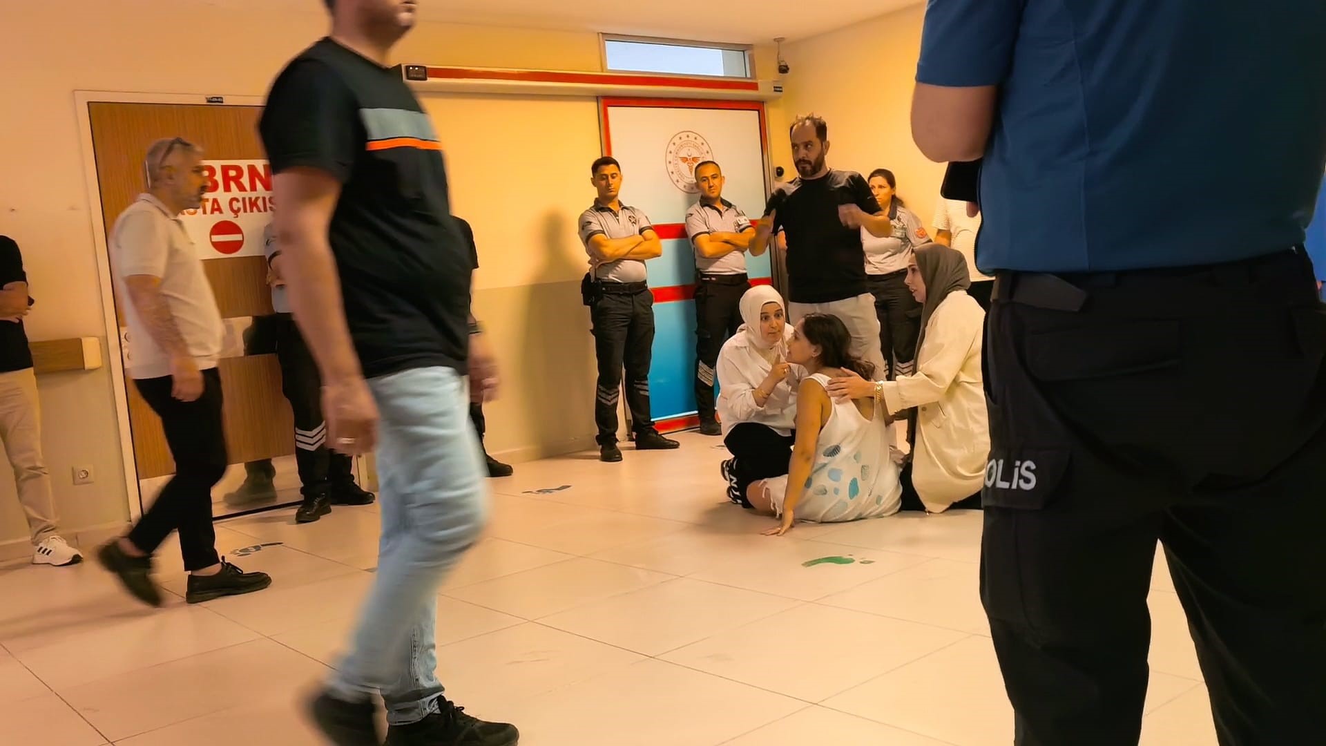 Kaybolan çocuğun havuzda cansız bedeni bulundu 1 Kaybolan çocuğun havuzda cansız bedeni bulundu