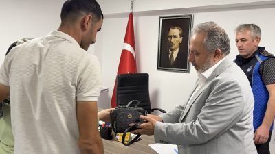 Kayseri'nin Talas ilçesinde bulunan Zincidere 100. Yıl Mesire Alanı'nda piknik