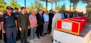 Afyonkarahisar'da vefat eden Kıbrıs Gazisi Mehmet Bozkurt, düzenlenen askeri törenin