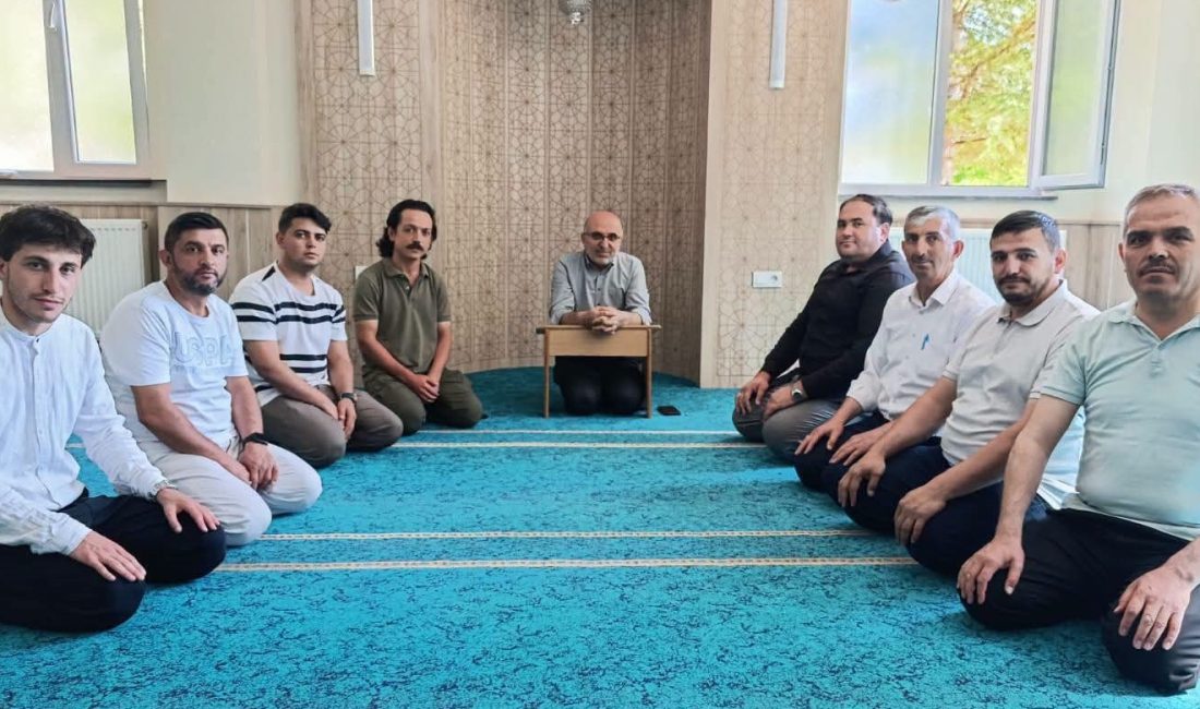 Afyonkarahisar İl Müftülüğü koordinesinde yürütülen "Kitap Oku-Yorum" projesi çerçevesinde din