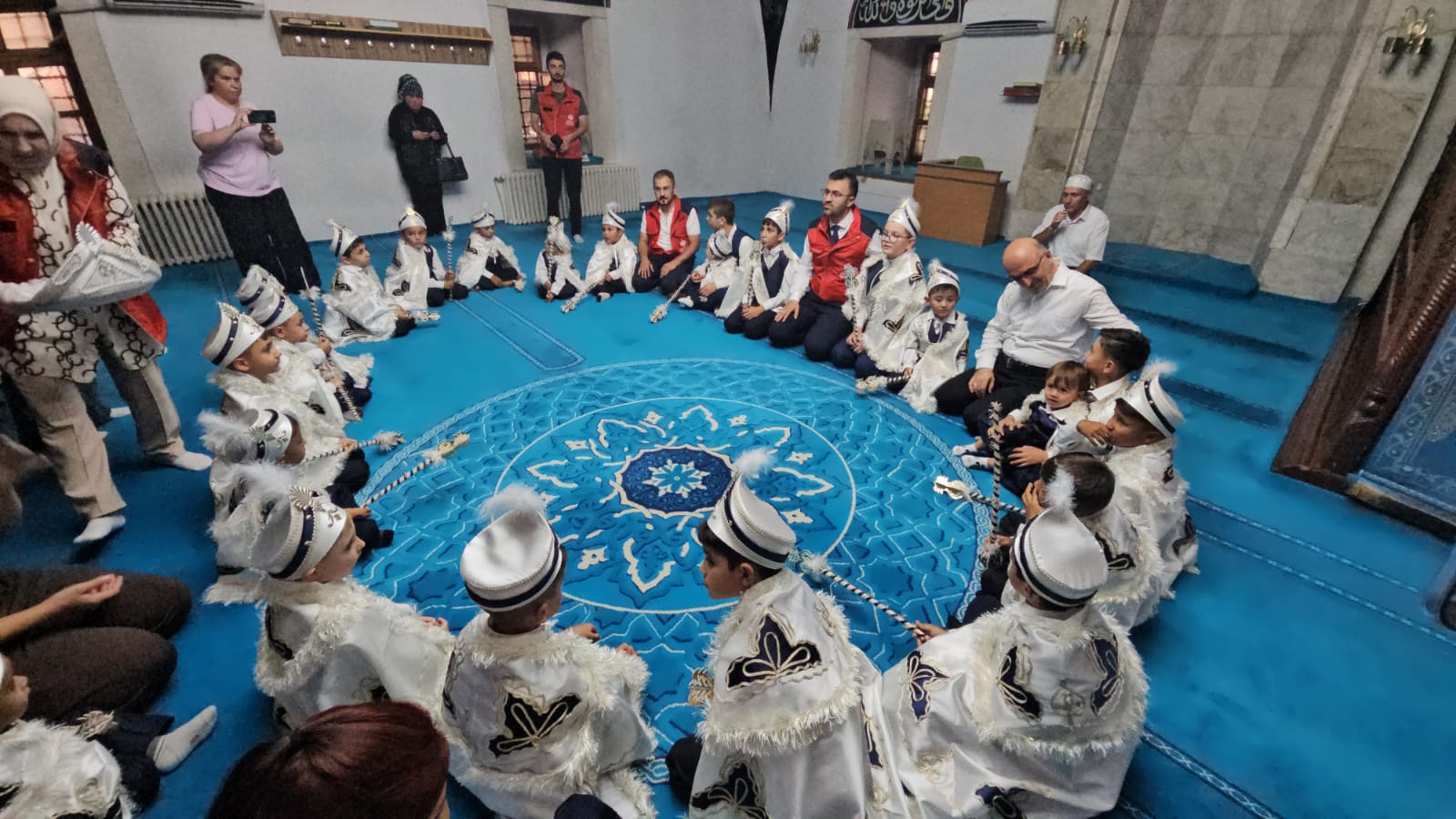 Afyonkarahisar'da anlamlı sünnet şöleni 1 Afyonkarahisar'da anlamlı sünnet şöleni