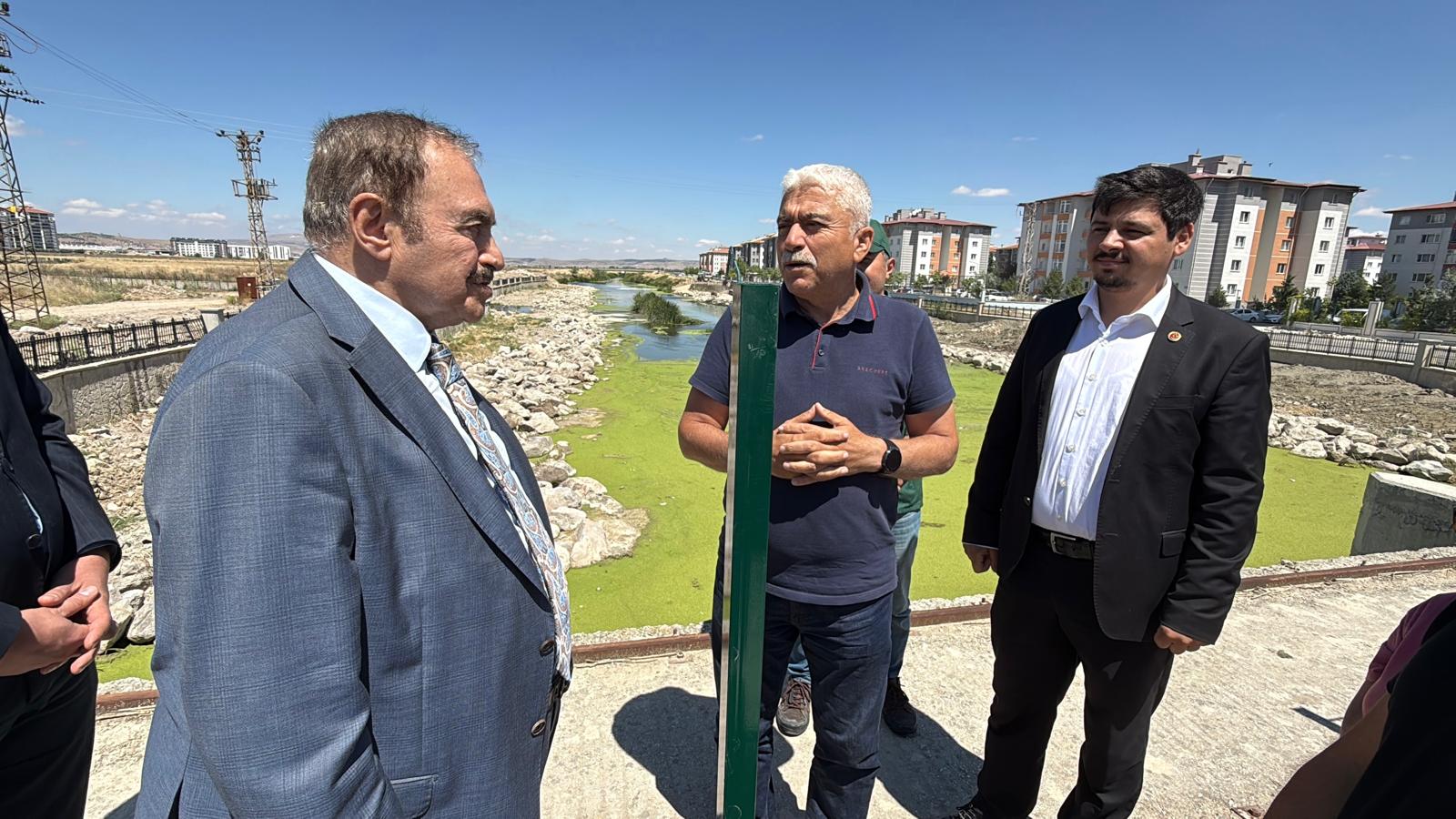 Akarçay temizliğine DSİ'den özel makine desteği geliyor