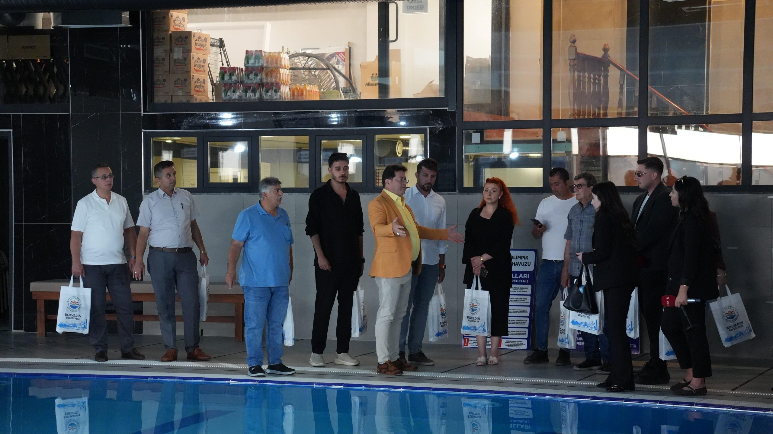 Başkan Derviş Aynacı'dan basın mensuplarına özel jest 2 Başkan Derviş Aynacı'dan basın mensuplarına özel jest