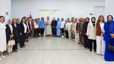 AK Parti Afyonkarahisar Kadın Kolları Başkanı Hülya Kalaycı ile yönetim
