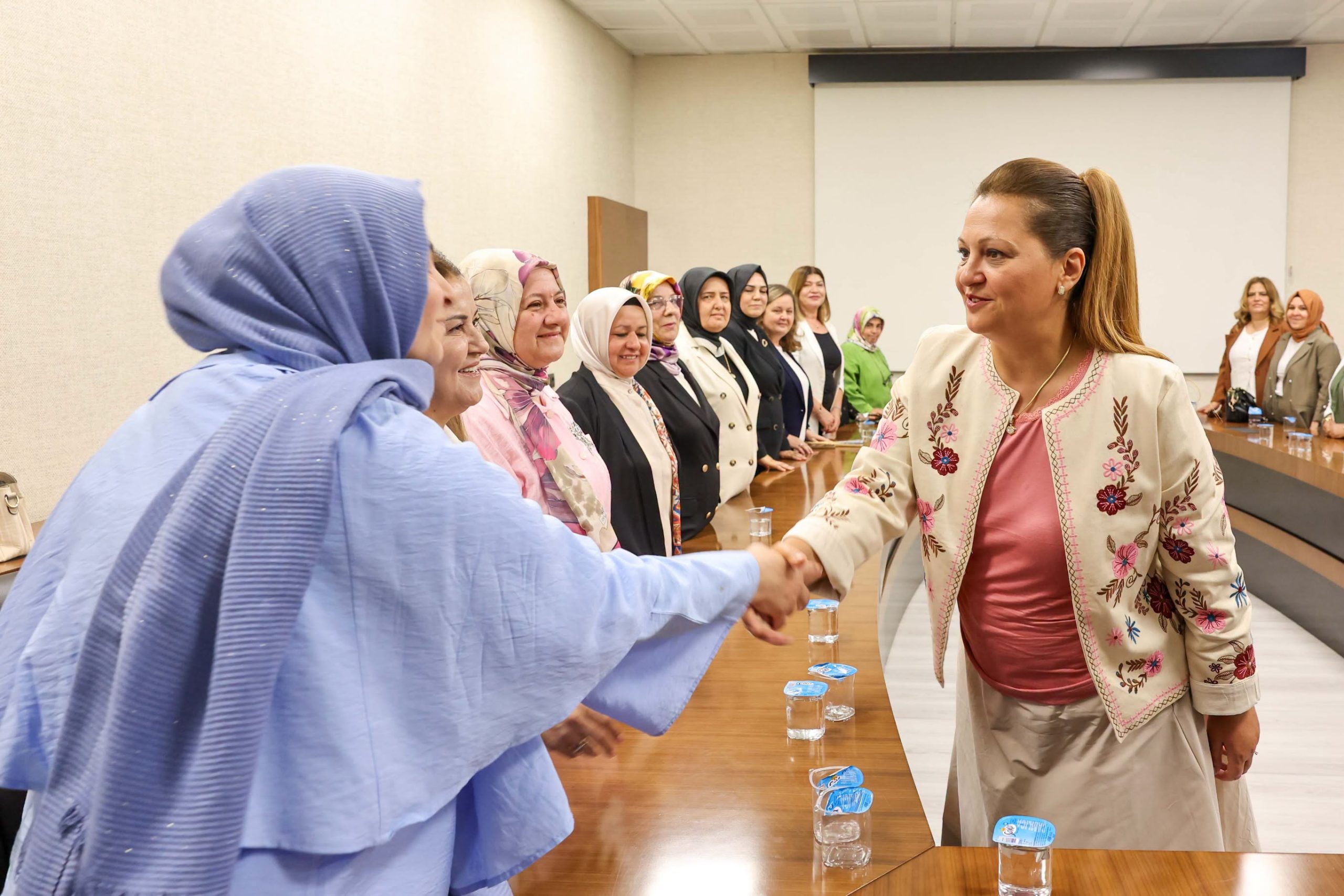 Başkan Köksal, Hülya Kalaycı ve yönetimiyle görüştü 3 Başkan Köksal, Hülya Kalaycı ve yönetimiyle görüştü