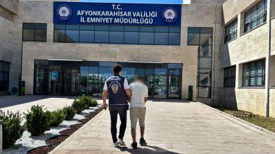 Afyonkarahisar İl Emniyet Müdürlüğü ekipleri, aranan şahısların yakalanmasına yönelik yürüttüğü