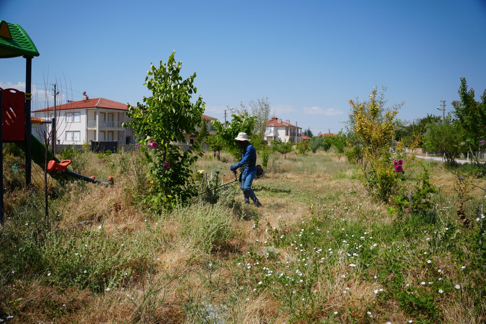 Bolvadin Belediyesi'nden çevre temizliği seferberliği